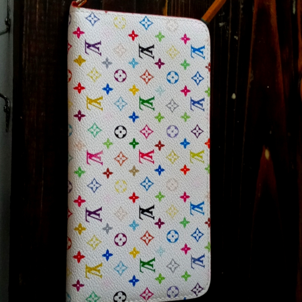 New without tags Louis Vuitton wallet